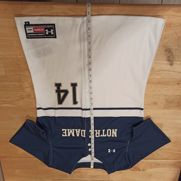 Under armour women's Short sleeve bottom down shirt. Size medium - Picture 8 of 11